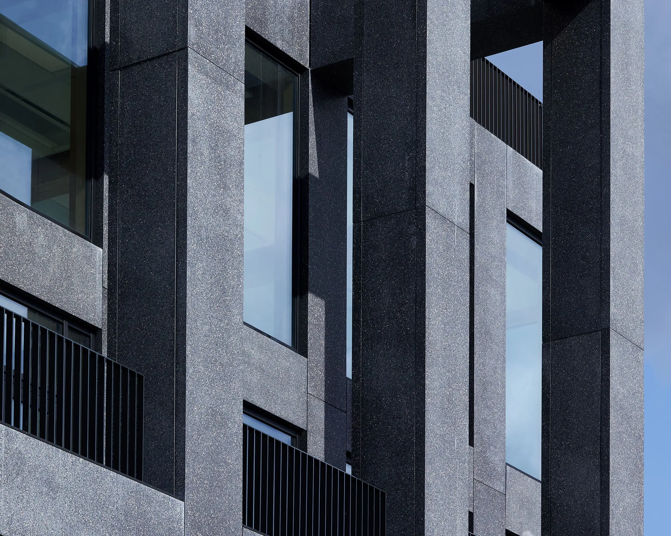 Detail van de entree van Lighthouse in District West, Amsterdam (foto: Milan Hofmans)